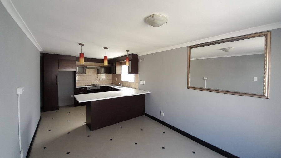 5 Bedroom Property for Sale in Lotus River Western Cape